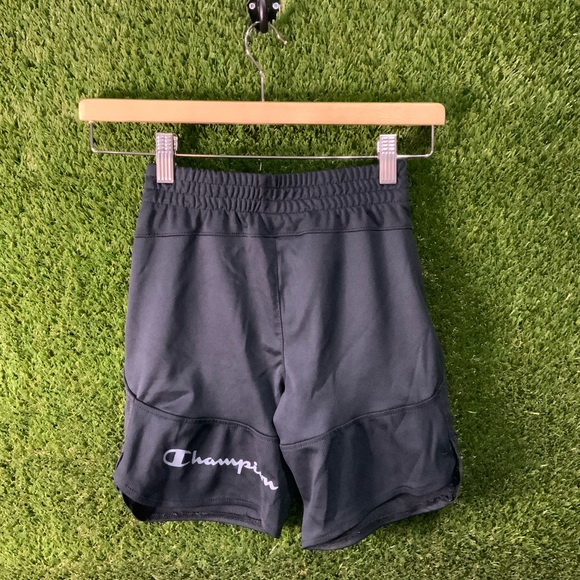 CHAMPION - Basketball Shorts in GREAT condition - Picture 3 of 8